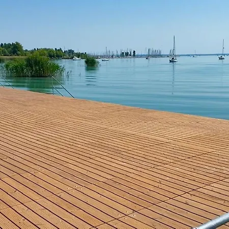 Toparti Apartman Appartement *